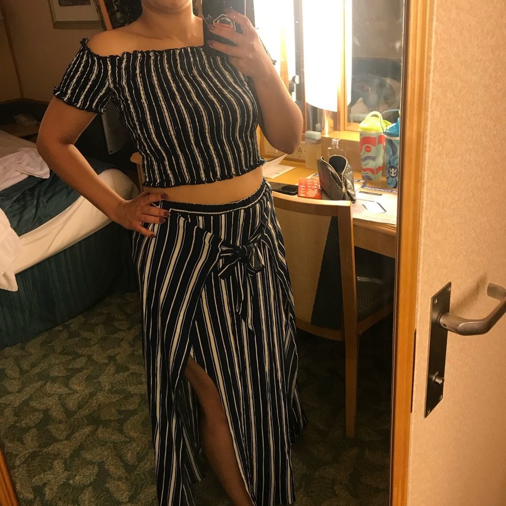 2 piece navy and white set